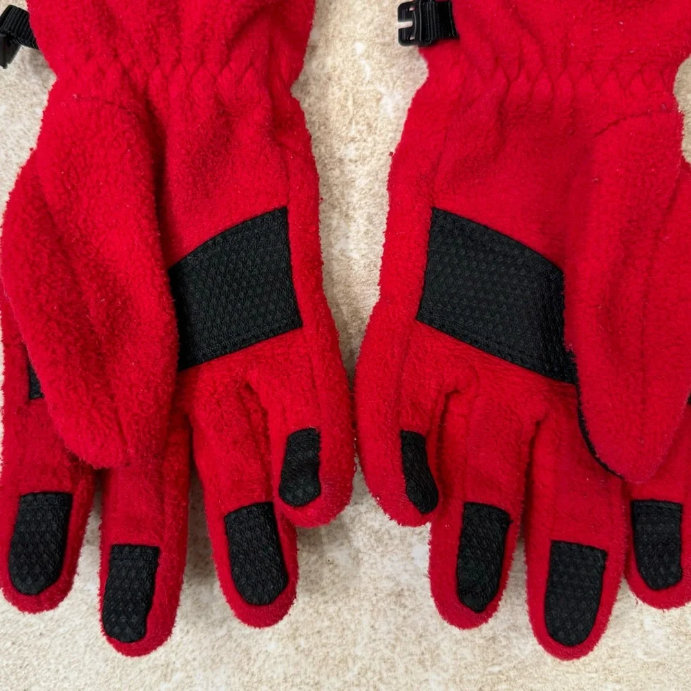 The North Face® Kids’ Denali Gloves Size: Small Color: Red/Grey